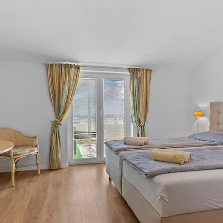 Petrinic-sea View & Pool By Guide 普拉