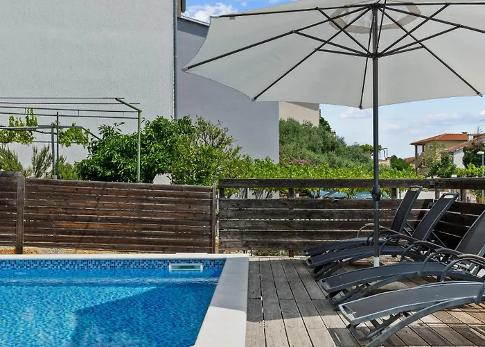 Petrinic-sea View & Pool By Guide 公寓 *