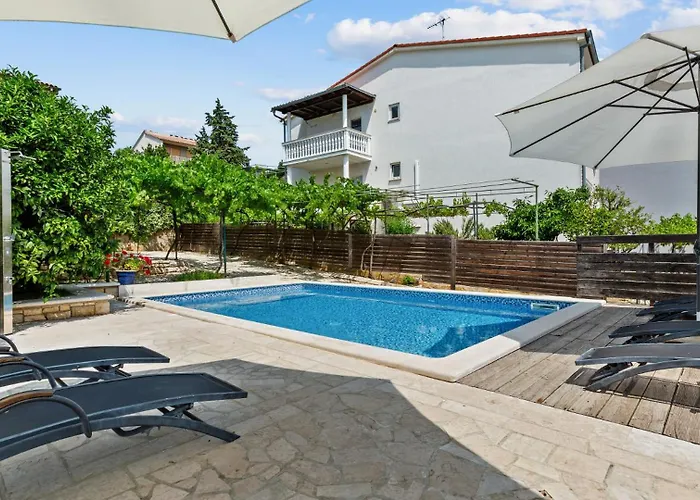 公寓 Petrinic-sea View & Pool By Guide