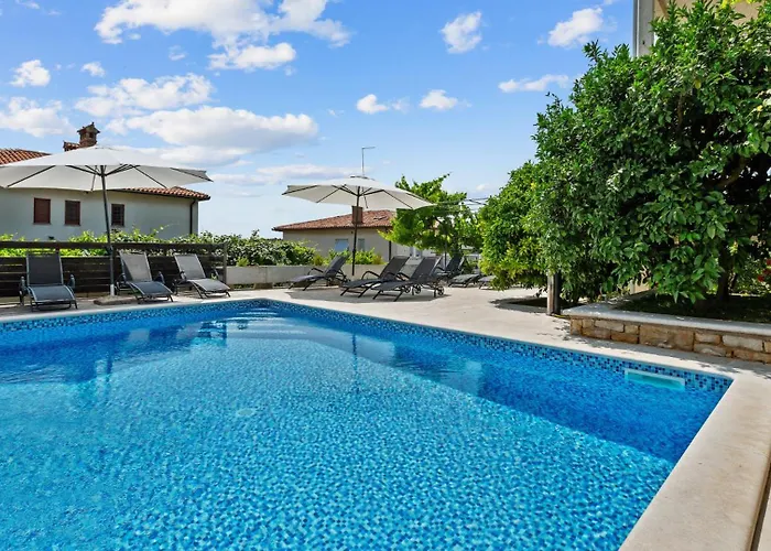 公寓 Petrinic-sea View & Pool By Guide