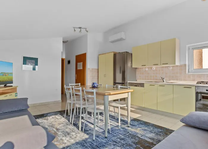 公寓 Petrinic-sea View & Pool By Guide