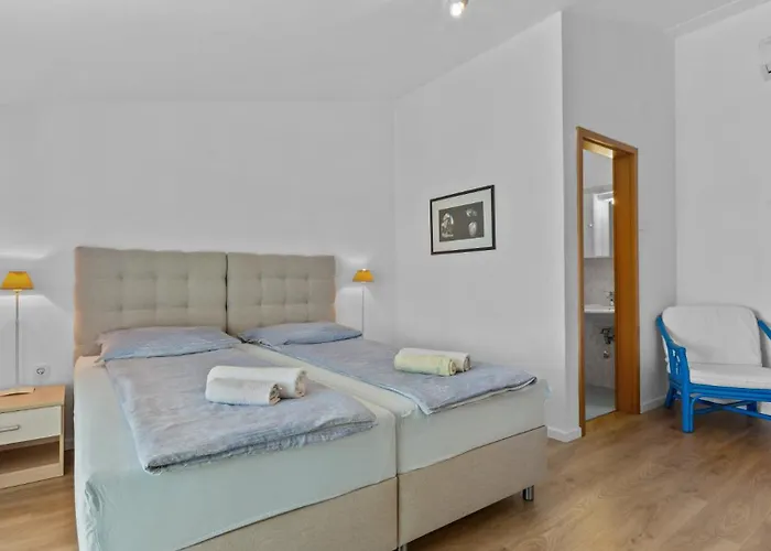 Apartman Petrinic-sea View & Pool By Guide