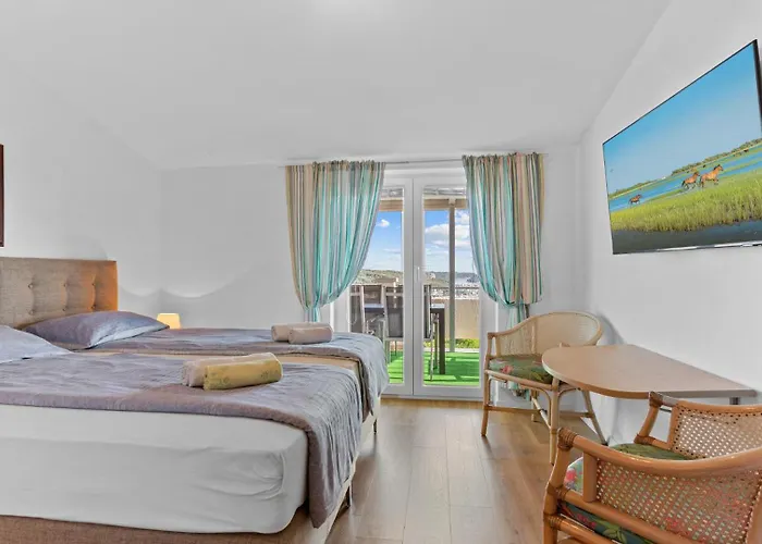 Petrinic-sea View & Pool By Guide 普拉